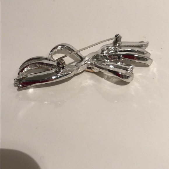 VINTAGE SILVER RHINESTONE BOW BROACH - Picture 5 of 7